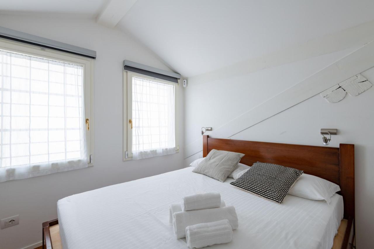 Milano Apartments Voghera Экстерьер фото